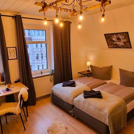 Nigella Apartment Direkt Am Hauptbahnhof Celle Fuer 6 Personen Mit Kostenfreiem Parkplatz Voll Ausgestatteter Kueche Elite Standard Exterior photo